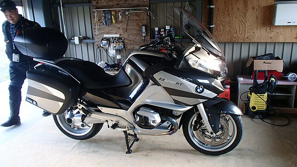 サンダーグレーメタリックカラーのＲ１２００ＲＴ